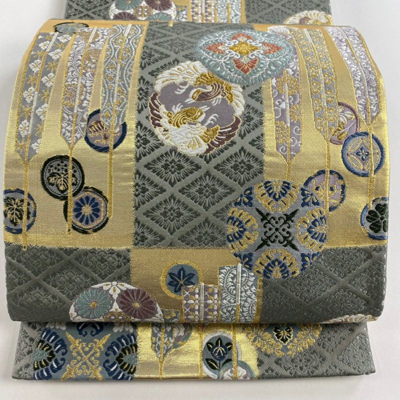 袋帯 美品 名品 落款あり 有職文様 やつ藤 刺繍 箔 灰緑 六通