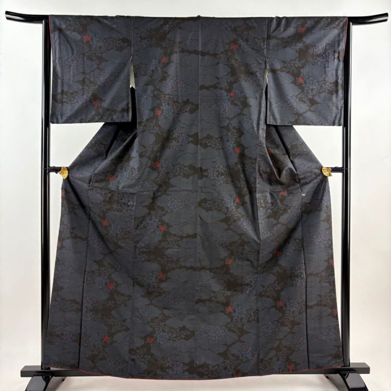 紬 身丈162.5cm 裄丈64.5cm M 袷 草花 雲文 墨色 正絹 美品 優品