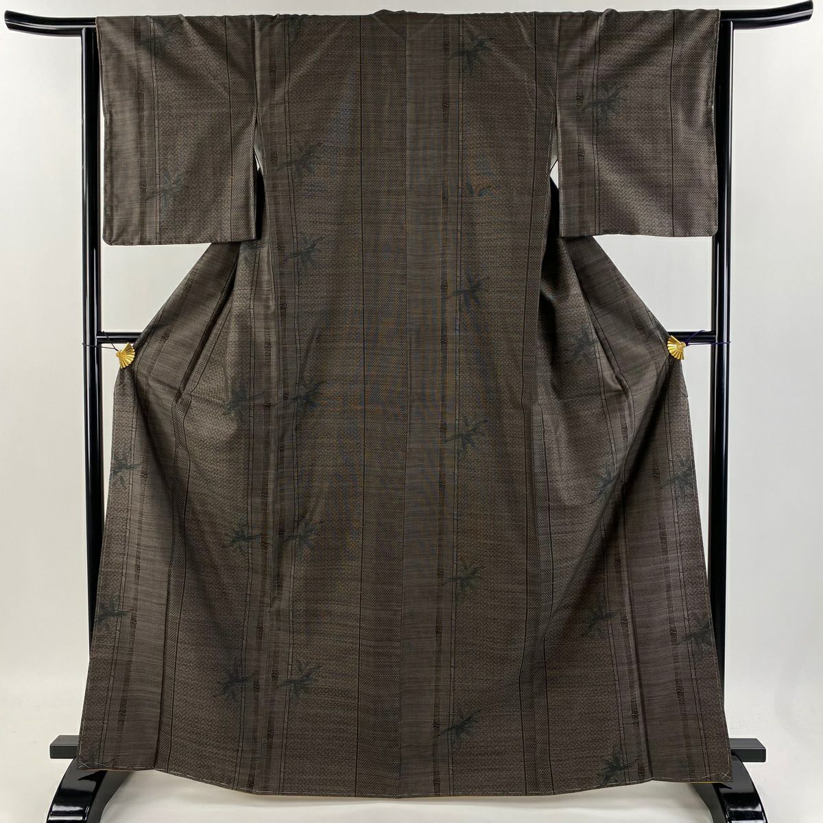 美品】 大島紬 身丈164cm 裄丈67cm M 袷 純泥染 証紙あり 色紙 草花 焦