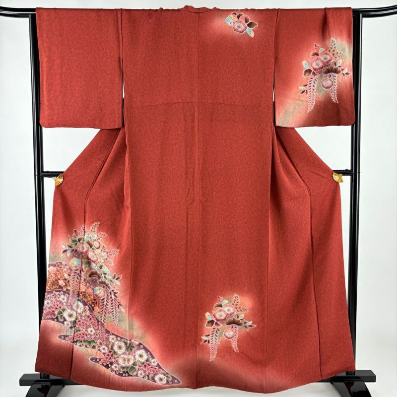 ☆新品未使用☆正絹未仕立てB級品ヤケ・キズ有り赤系振袖☆中古品☆紫系Ｂ級品振袖 送料無料】【中古】 振袖 正絹（展示品 ランクS 黒 赤 桜 紅葉
