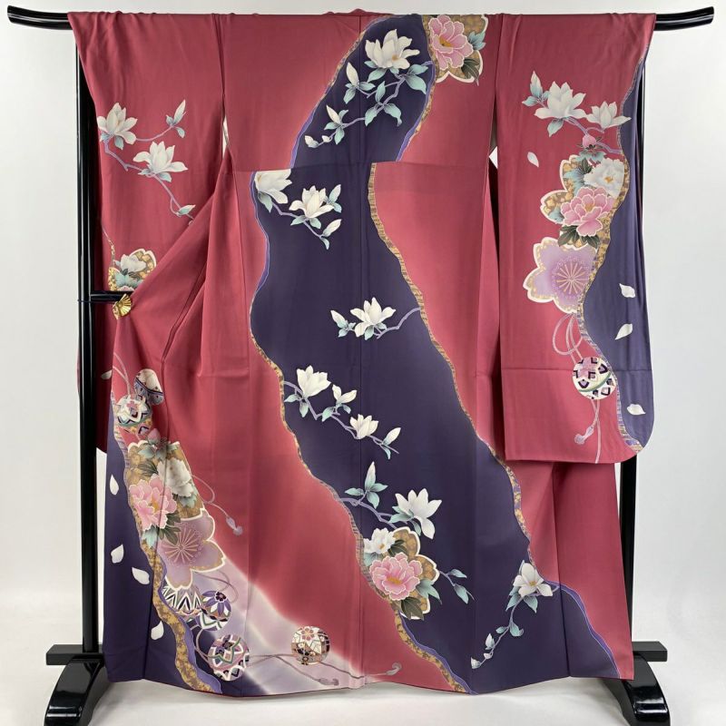 Q2864Ｓ大きいサイズお仕立上り正絹振袖ベージュコーラルピンク地桜糸巻紗綾型 Q2864S大きいサイズお仕立上り正絹振袖ベージュコーラルピンク