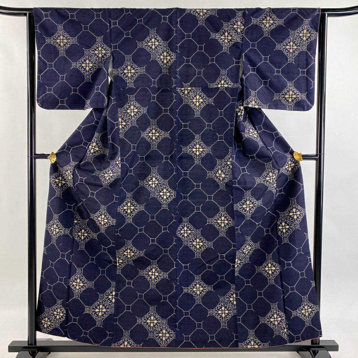 美品】 紬 身丈156cm 裄丈63cm S 袷 蜀江文 華文 濃紺 正絹 優品｜中古