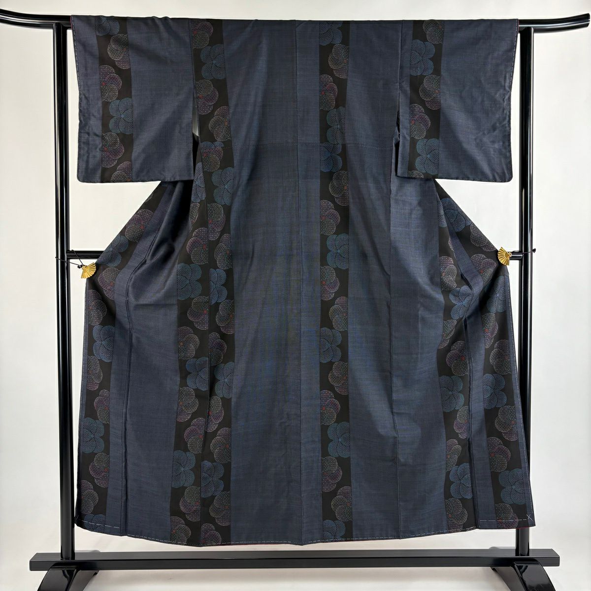 美品】 大島紬 身丈154cm 裄丈62cm S 袷 純泥染 証紙あり ねじ梅 紺色