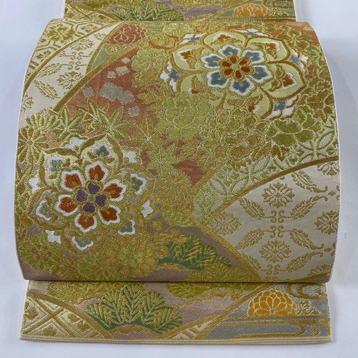 袋帯 買い求めよ 逸品 華文 有職文様 刺繍 金銀糸 金色 六通 正絹 中古