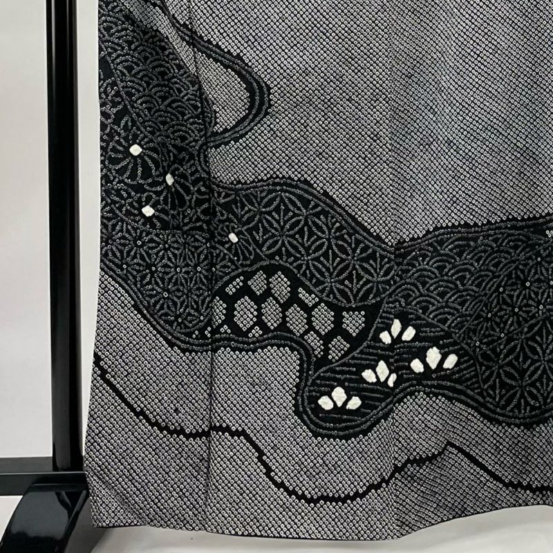 訪問着 身丈163.5cm 裄丈65.5cm M 袷 有職文様 霞 総絞り 黒