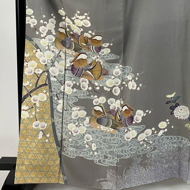 色留袖 身丈165cm 裄丈66.5cm M 袷 鴛鴦 梅 金彩 灰色 正絹 秀品 色留袖 身丈165cm 裄丈66.5cm M 袷 鴛鴦 梅 金彩 灰色 正絹 秀品