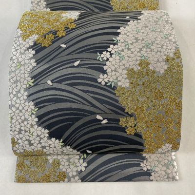https://buysell.itembox.design/product/824/000002482473/000002482473-01-m.jpg