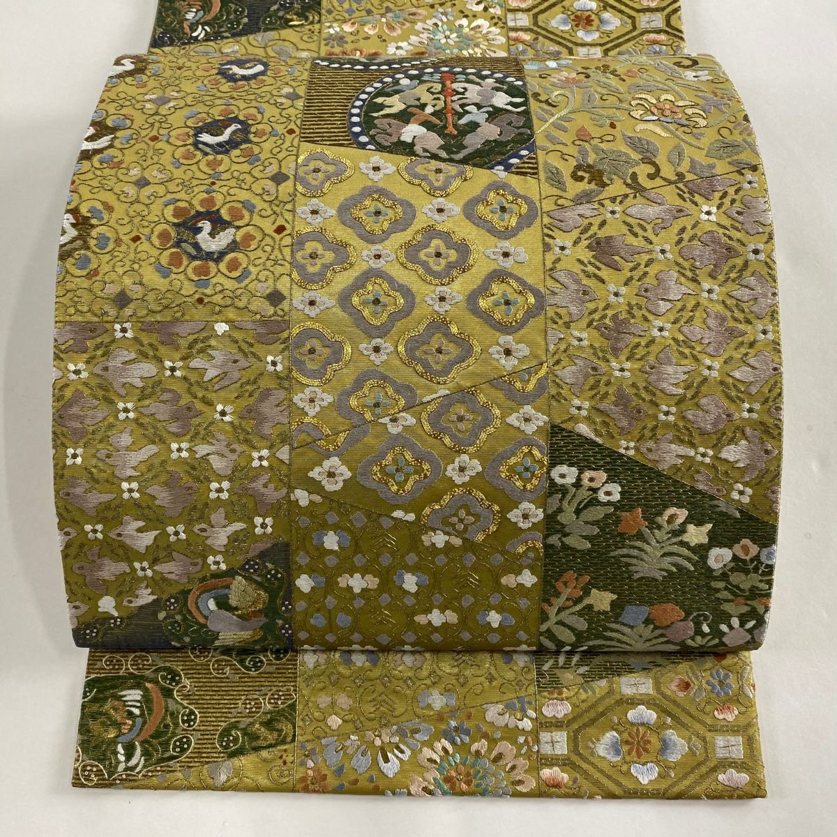 袋帯 美品 逸品 華文 草花 金銀糸 刺繍 胡散臭い 茶色 六通 正絹