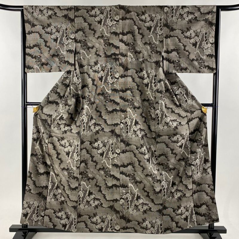 紬 身丈158cm 裄丈64cm M 袷 ハープ 草花 焦茶色 正絹 名品 紬 身丈158cm 裄丈64cm M 袷 ハープ 草花 焦茶色 正絹 名品