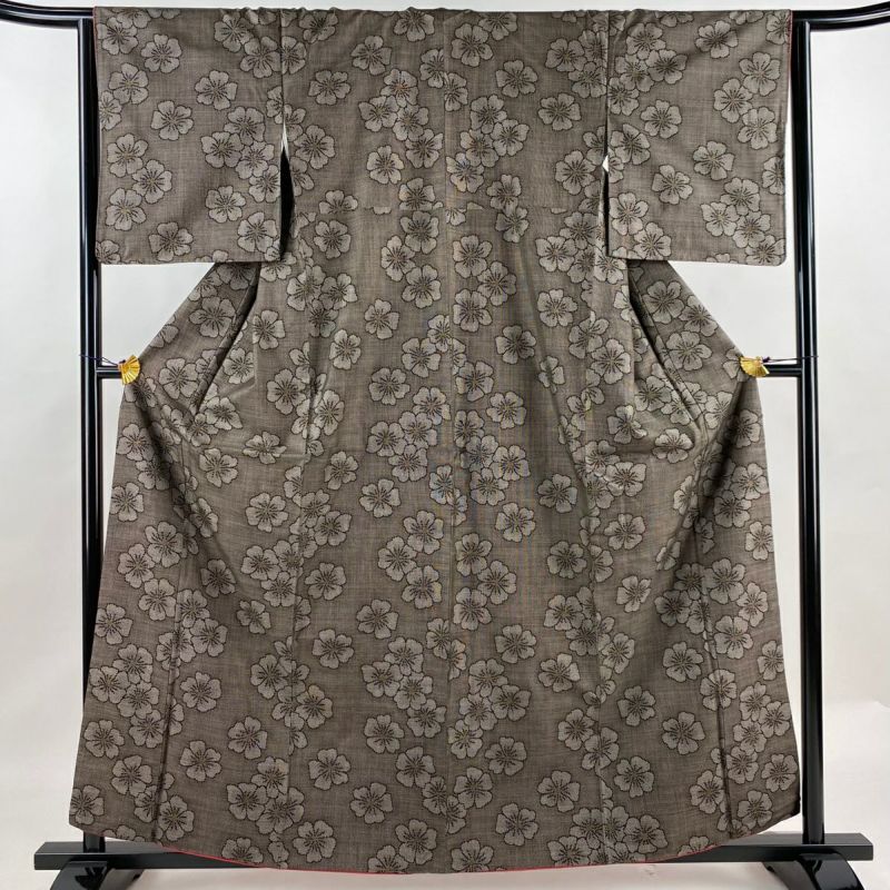 大島紬 身丈160cm 裄丈64.5cm M 袷 純泥染 証紙あり 花 焦茶色