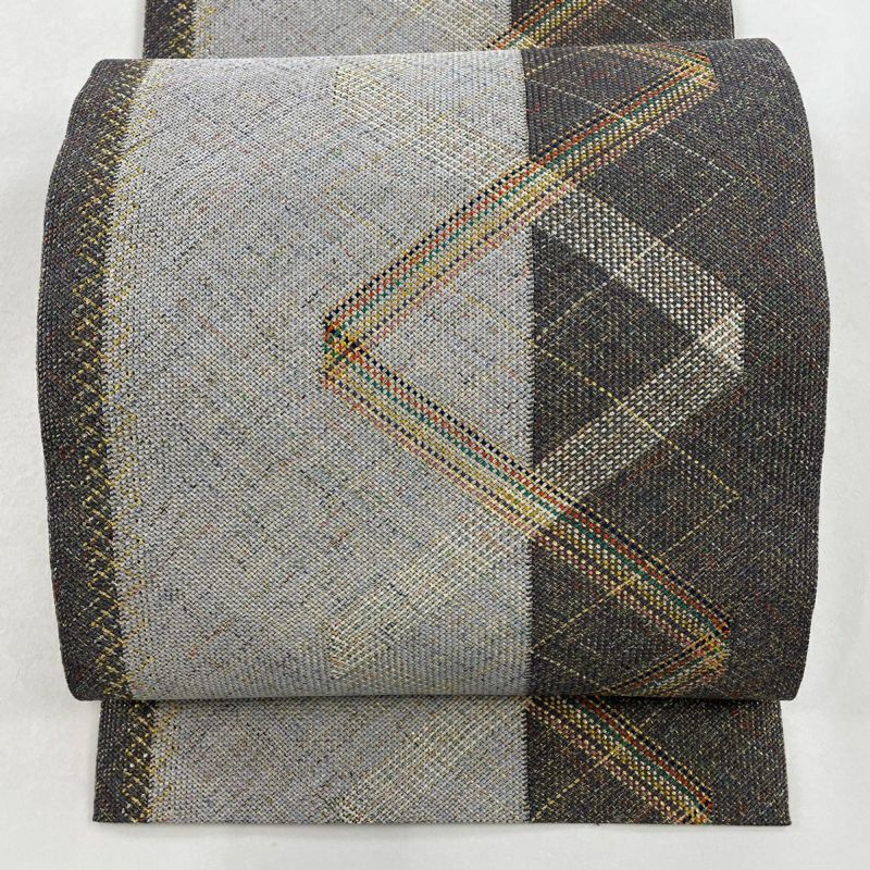 名古屋帯 美品 秀品 松葉仕立て 八寸名古屋帯 縞 幾何学 金糸 名古屋帯 美品 秀品 松葉仕立て 八寸名古屋帯 縞 幾何学 金糸