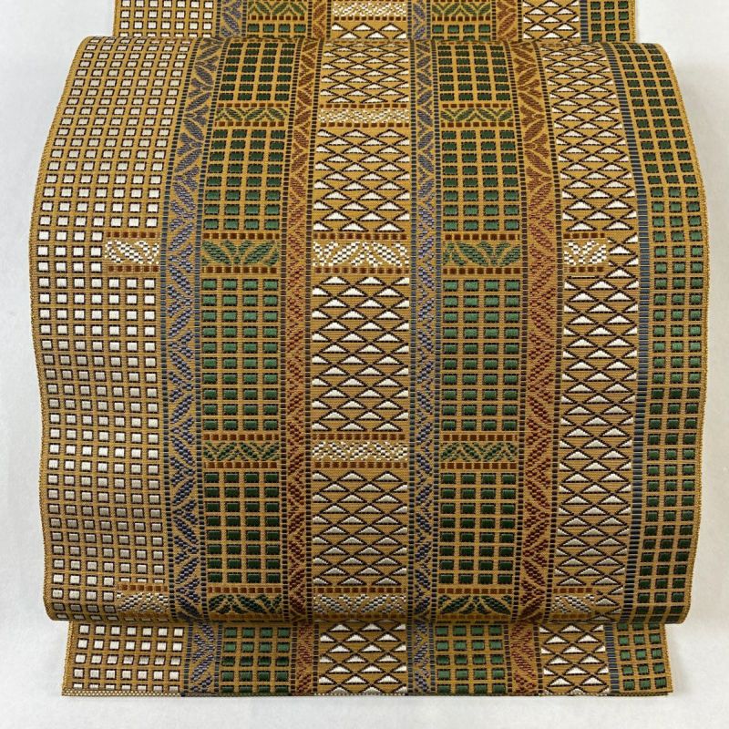 名古屋帯 美品 名品 八寸名古屋帯 幾何学模様 山吹茶色 正絹 名古屋帯 美品 名品 八寸名古屋帯 幾何学模様 山吹茶色 正絹