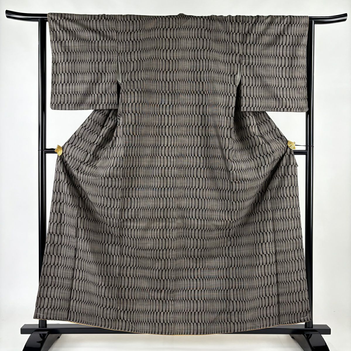 美品】 大島紬 身丈154cm 裄丈62cm S 袷 純泥染 証紙あり ねじ梅 紺色