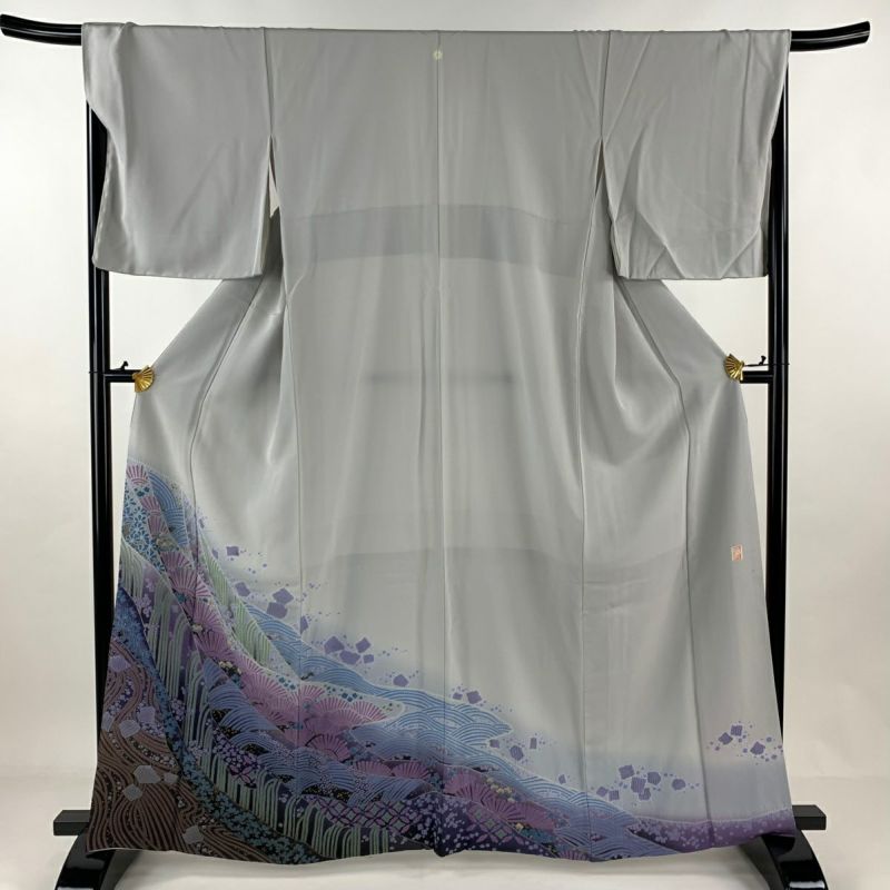 色留袖 身丈163.5cm 裄丈67.5cm L 袷 滝泰 落款あり 花 波 絞り 刺繍 灰色 正絹 美品 名品 一つ紋 【中古】