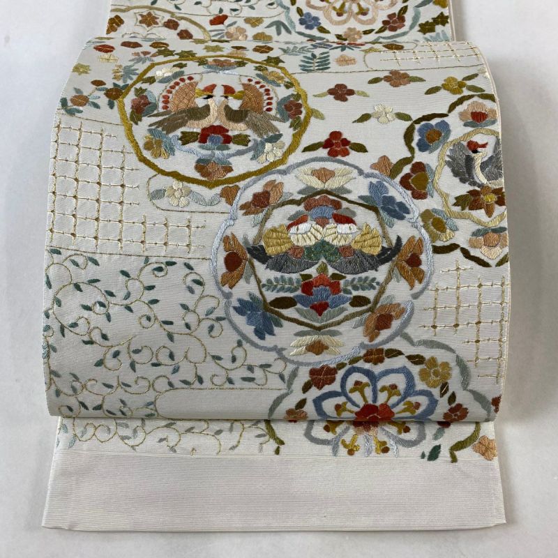 袋帯 逸品 向かい鳥 草花 金糸 刺繍 灰白 六通 正絹|中古・古着 袋帯 逸品 向かい鳥 草花 金糸 刺繍 灰白 六通 正絹|中古・古着