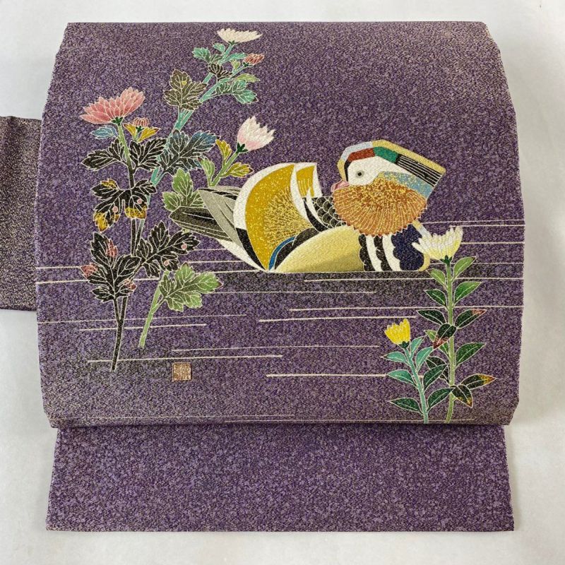 名古屋帯 美品 逸品 人間国宝 羽田登喜男 落款あり 鴛鴦 菊 金糸 名古屋帯 美品 逸品 人間国宝 羽田登喜男 落款あり 鴛鴦 菊 金糸