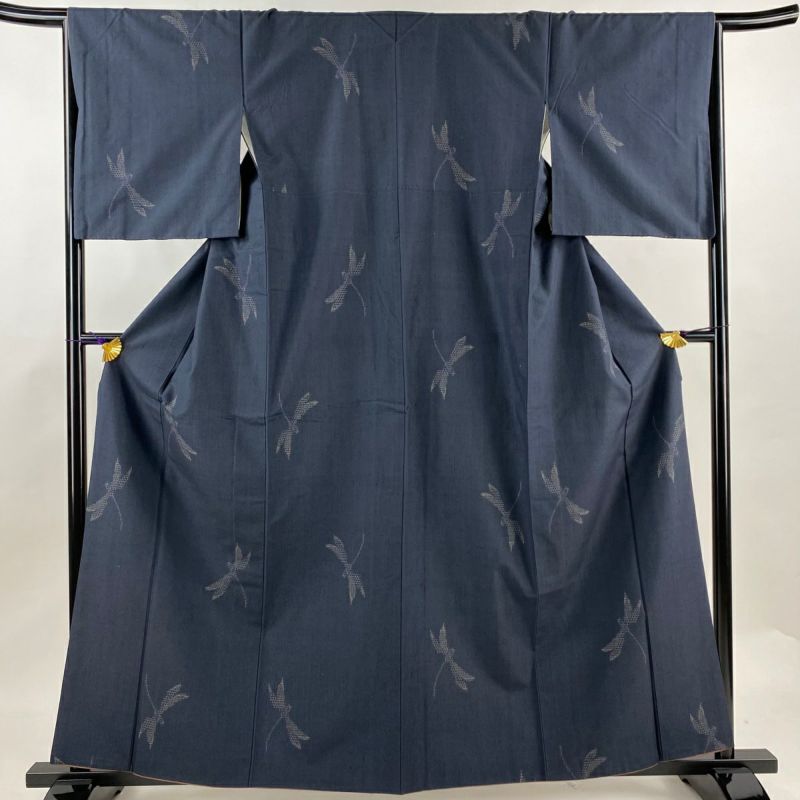 紬 身丈160.5cm 裄丈66cm M 袷 トンボ 亀甲絣 濃紺 正絹 美品 秀 紬 身丈160.5cm 裄丈66cm M 袷 トンボ 亀甲絣 濃紺 正絹 美品 秀