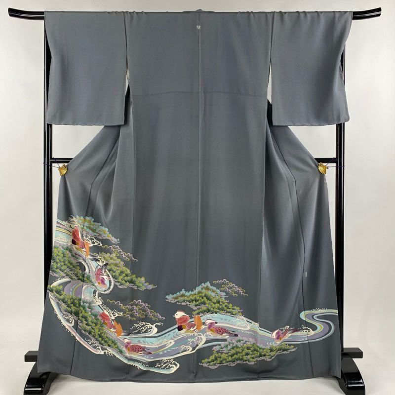 色留袖 身丈168cm 裄丈67.5cm L 袷 落款あり 鴛鴦 松 灰色 正絹 色留袖 身丈168cm 裄丈67.5cm L 袷 落款あり 鴛鴦 松 灰色 正絹
