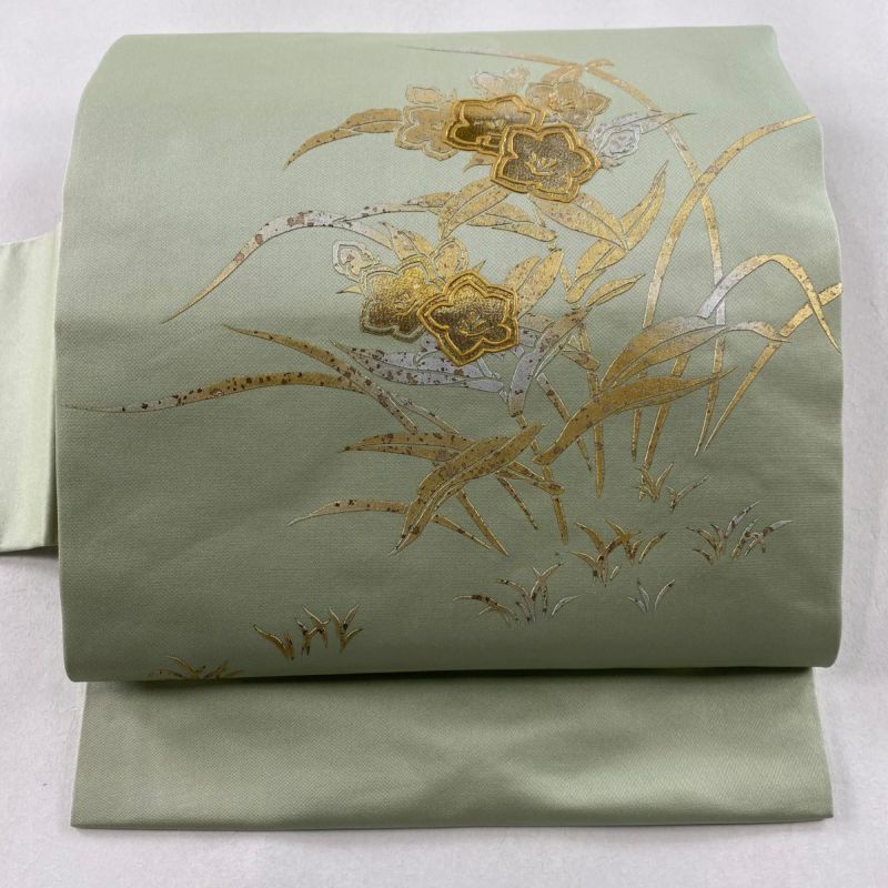 名古屋帯 秀品 堀省平 落款あり 草花 金銀彩 箔 薄緑 正絹|中古 名古屋帯 秀品 堀省平 落款あり 草花 金銀彩 箔 薄緑 正絹|中古