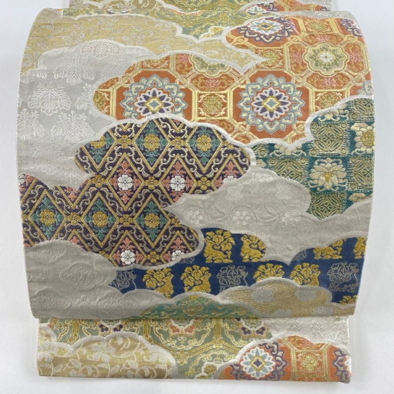 袋帯 秀品 華文 雲文 箔 金糸 銀色 六通 正絹|中古・古着 袋帯 秀品 華文 雲文 箔 金糸 銀色 六通 正絹|中古・古着