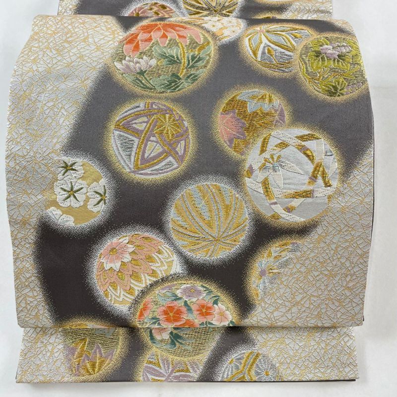 袋帯 美品 名品 落款あり 祥園 手鞠 草花 金銀糸 箔 焦茶色 六通 袋帯 美品 名品 落款あり 祥園 手鞠 草花 金銀糸 箔 焦茶色 六通