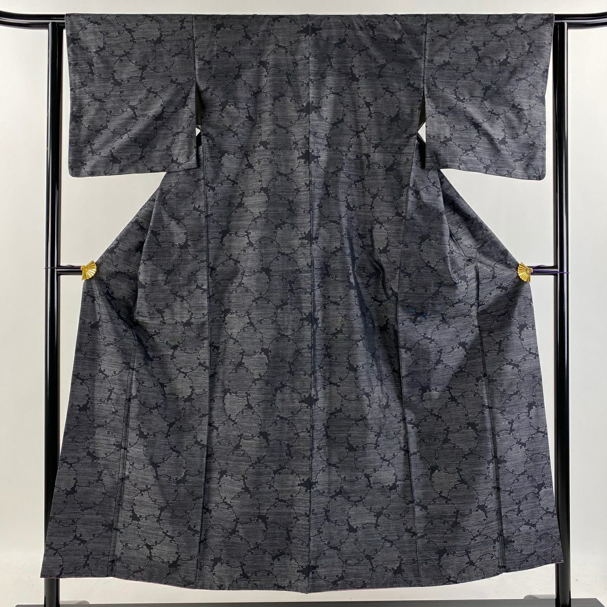美品】 紬 身丈157.5cm 裄丈63cm S 袷 証紙あり 雪輪 流水 墨色 正絹