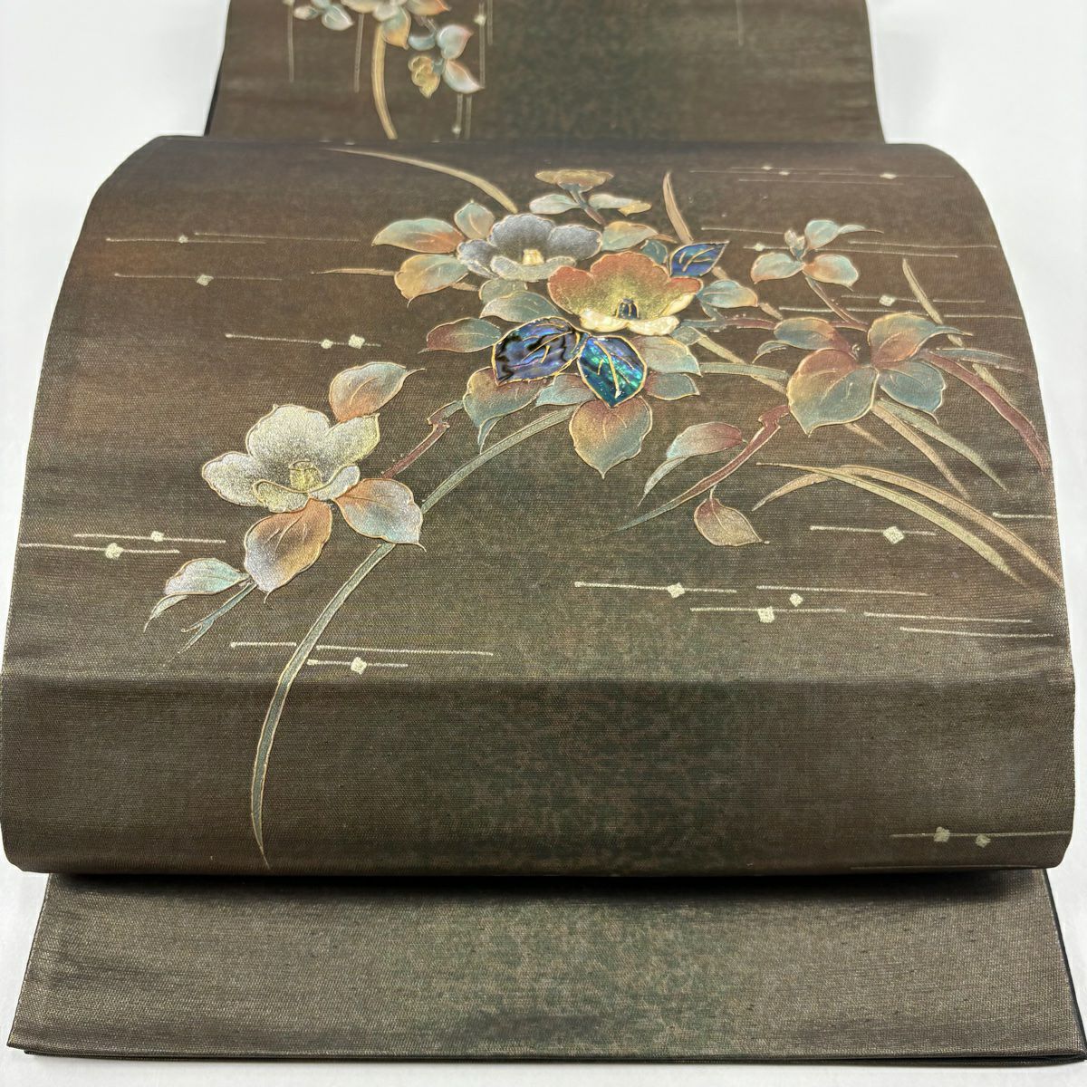 名古屋帯 秀品 花唐草 ヱ霞 螺鈿 金彩 銀色 正絹 ｜中古・古着