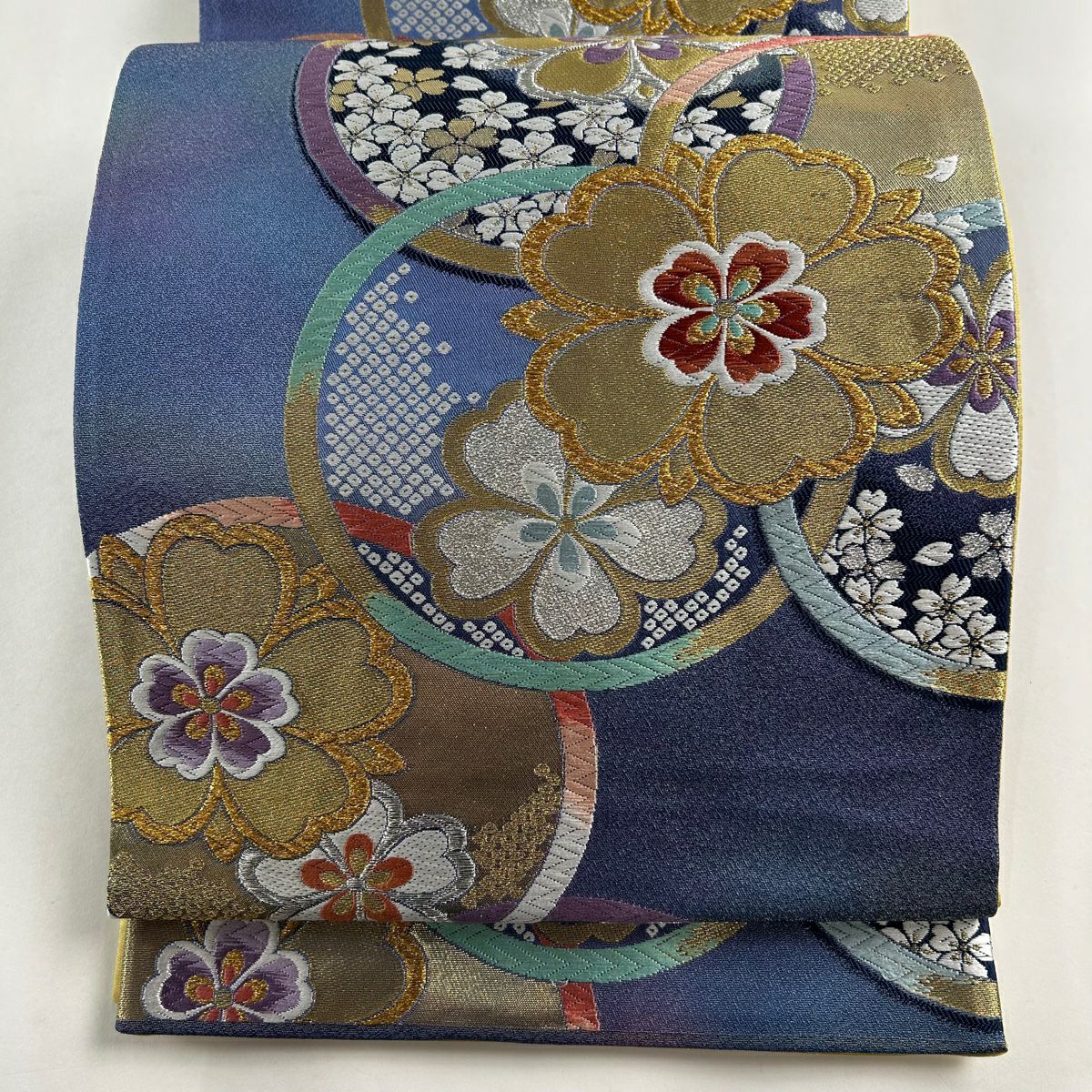 振袖フルセット花丸文 桜 銀糸 金銀彩 焦茶色 正絹 振袖フルセット花丸文 桜 銀糸 金銀彩 焦茶色 正絹