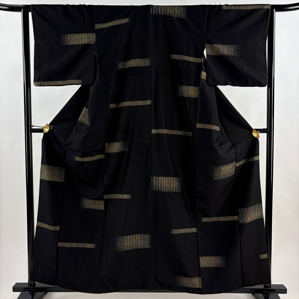 美品】 小紋 身丈157.5cm 裄丈64cm M 袷 紬地 幾何学模様 墨色 正絹