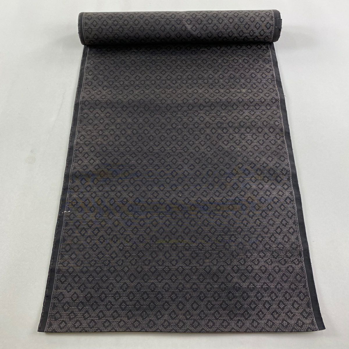 反物 秀品 紬 証紙 菱 草花 灰色 正絹｜中古・古着・リサイクル着物