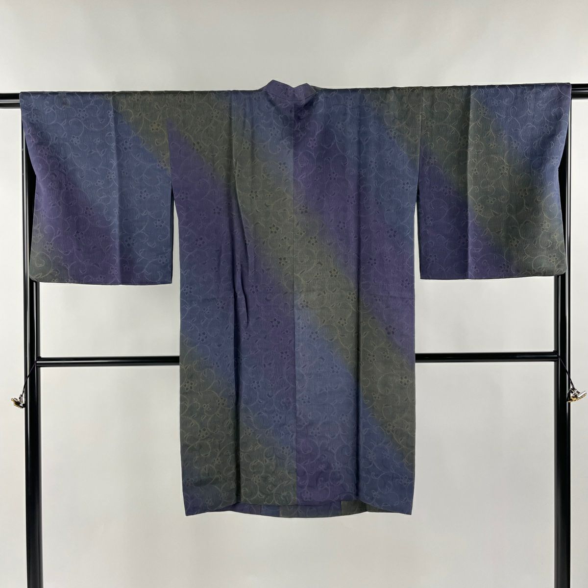 道行 身丈102cm 裄丈67cm M 和装コート 千代田衿 花唐草 染め分け 紫  