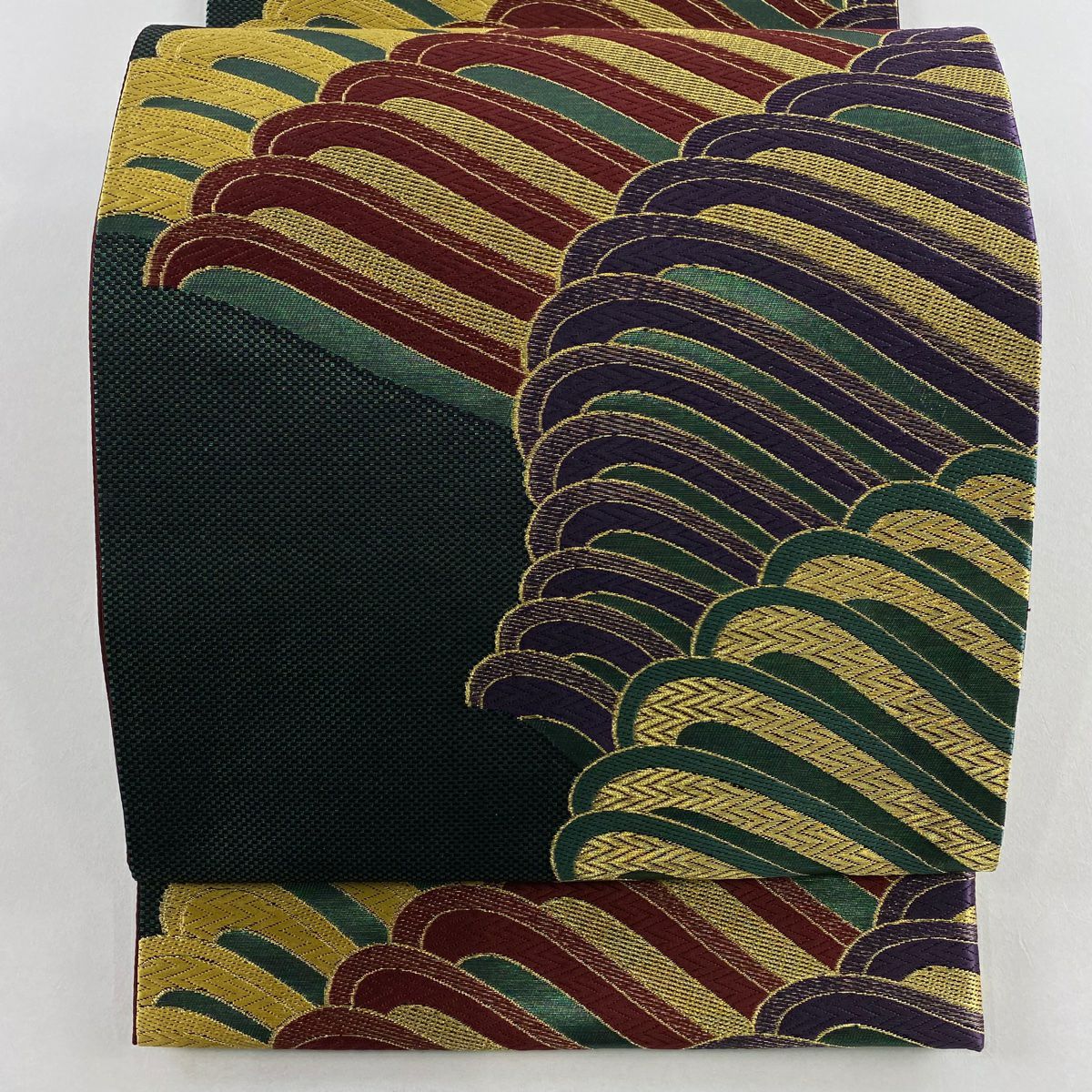 美品】 名古屋帯 秀品 唐草 幾何学模様 箔 深緑 正絹｜中古・古着