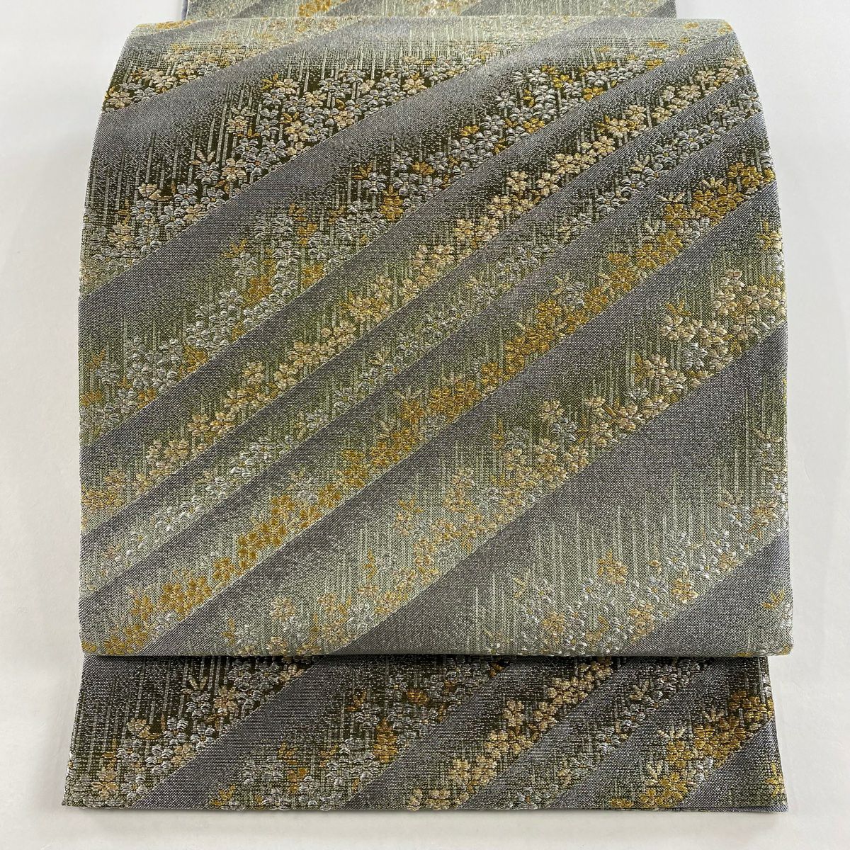袋帯 美品 秀品 華文 菊 金銀糸 箔 灰色 六通 正絹 【中古】