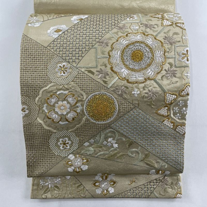 袋帯 美品 逸品 華文 花唐草 金銀糸 刺繍 金色 お太鼓柄 正絹|中古・古着・リサイクル着物通販|バイセル オンライン