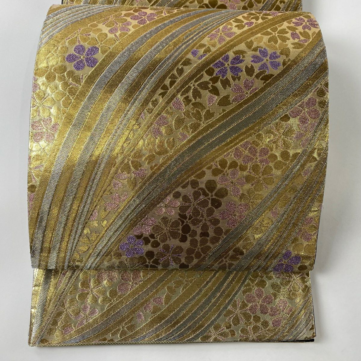 袋帯 美品 秀品 蝶 草花 刺繍 箔 金色 六通 正絹｜中古・古着